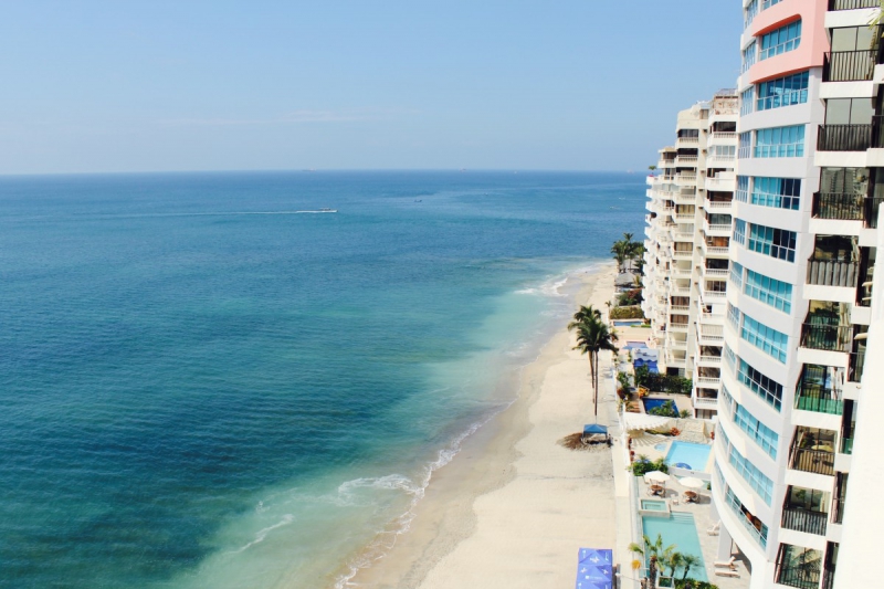 chambre-hote-LA GARDE FREINET-min_beach_ocean_shore_hotel_palm_tree-33726